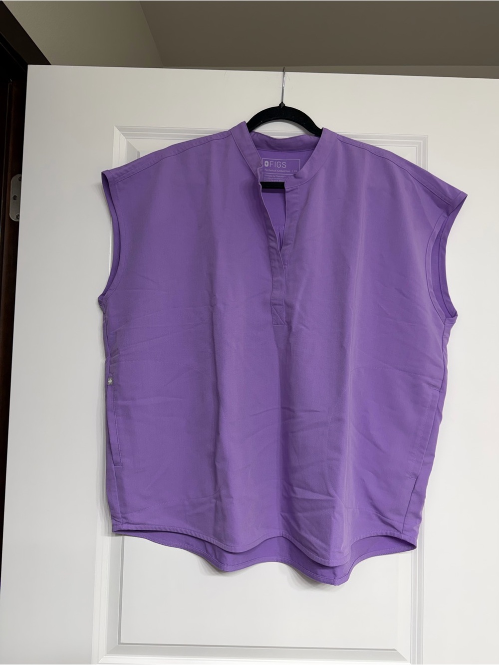 Figs women’s top